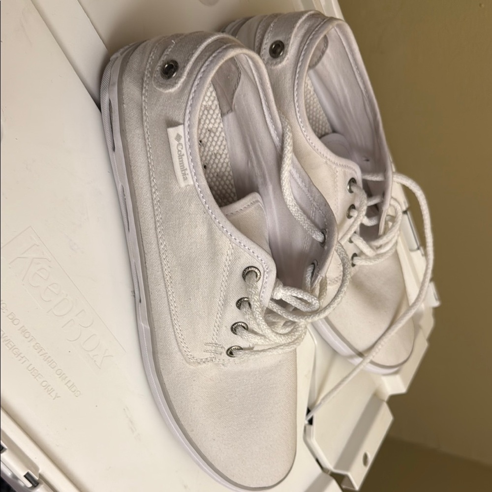 Columbia White Canvas Sneakers Casual Low-Top Design